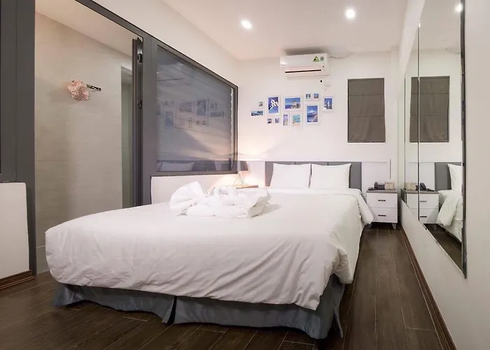 Lily Hotel